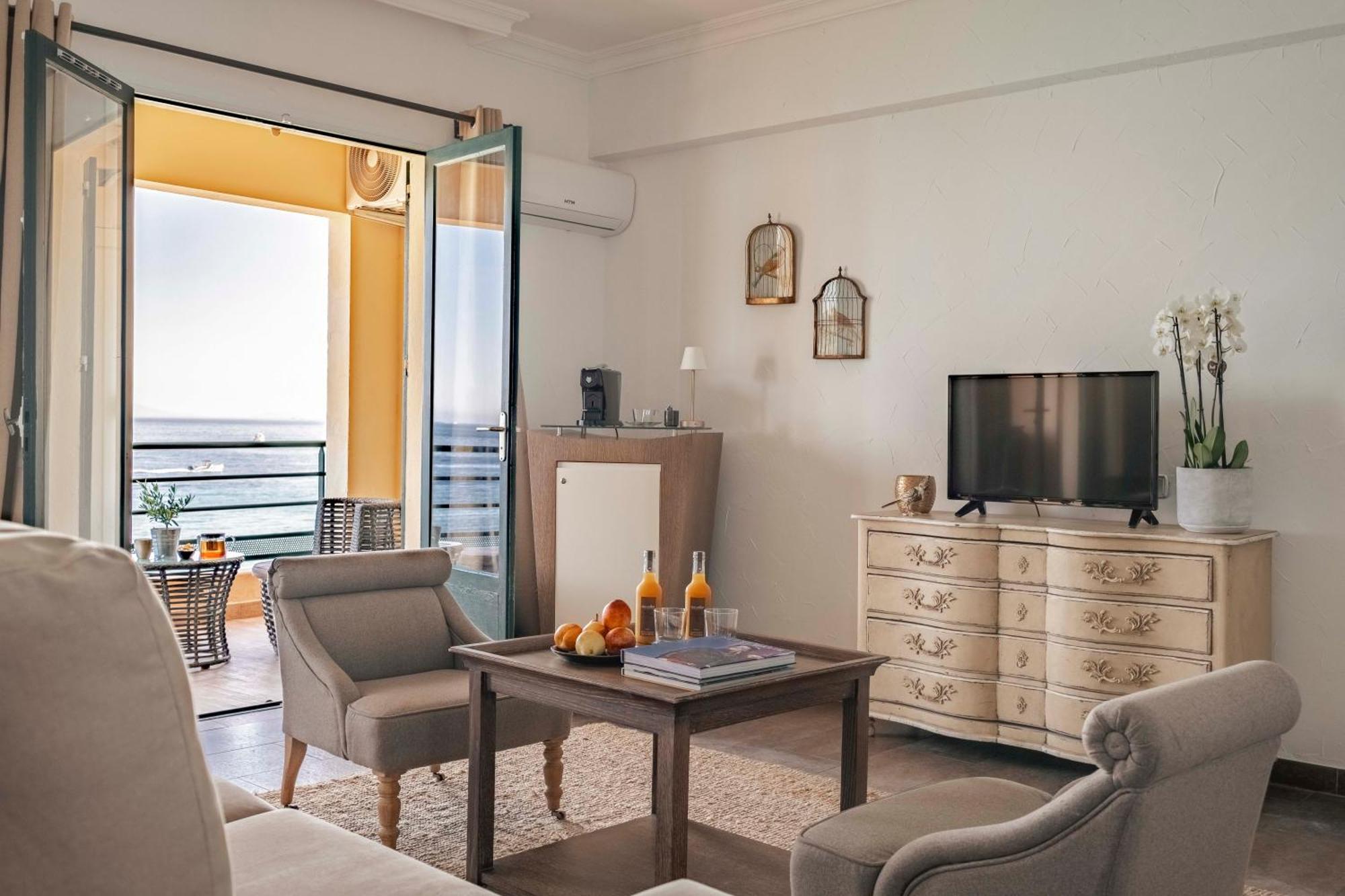 Surplage Hotel Cavaliere Le Lavandou Exteriér fotografie