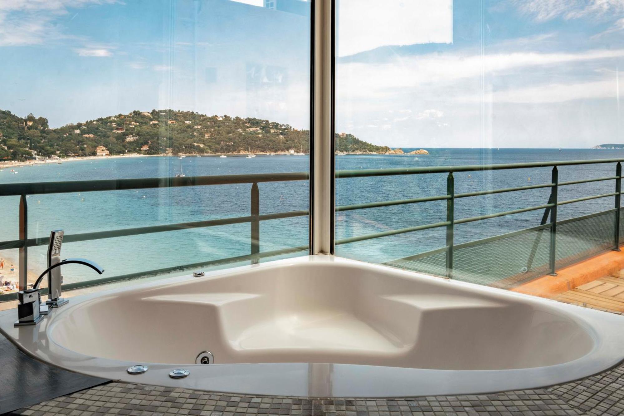 Surplage Hotel Cavaliere Le Lavandou Exteriér fotografie